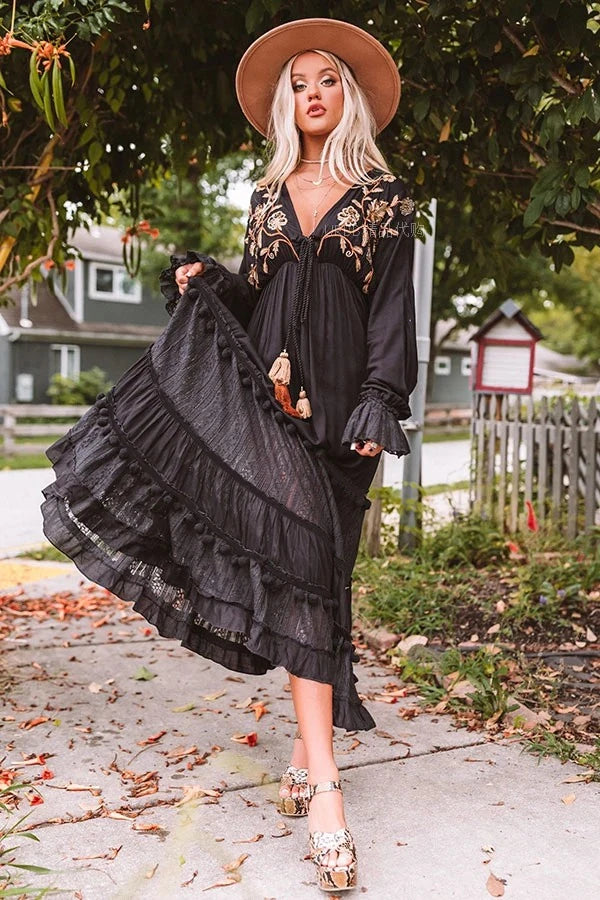 Twilight Gypsy Ruffle | Bohemklänning med Brodyr & Volang