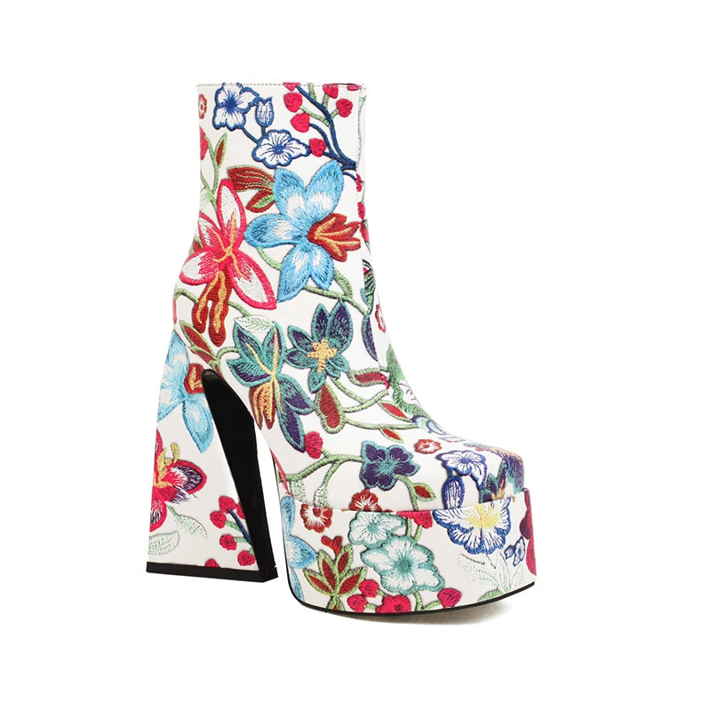 Floral Groove Short | Platform Boots