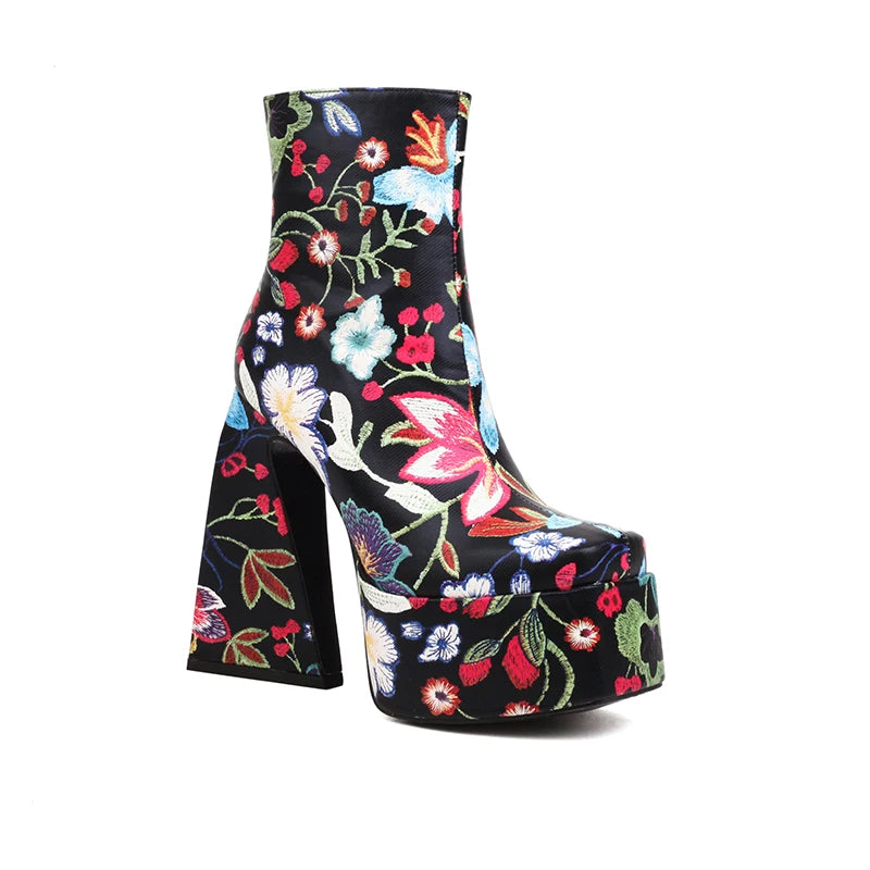 Floral Groove Short | Platform Boots