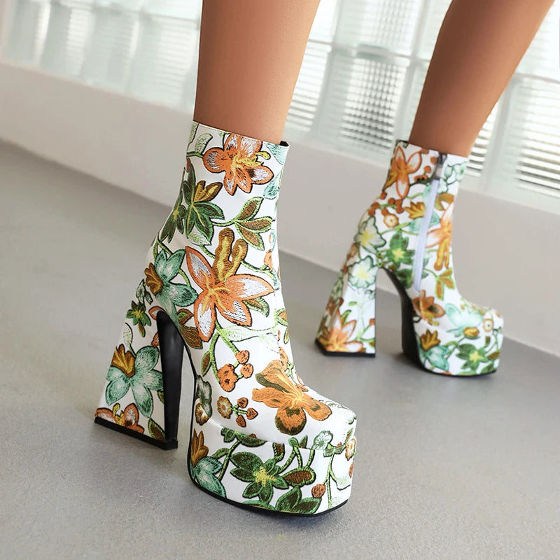 Floral Groove Short | Platform Boots