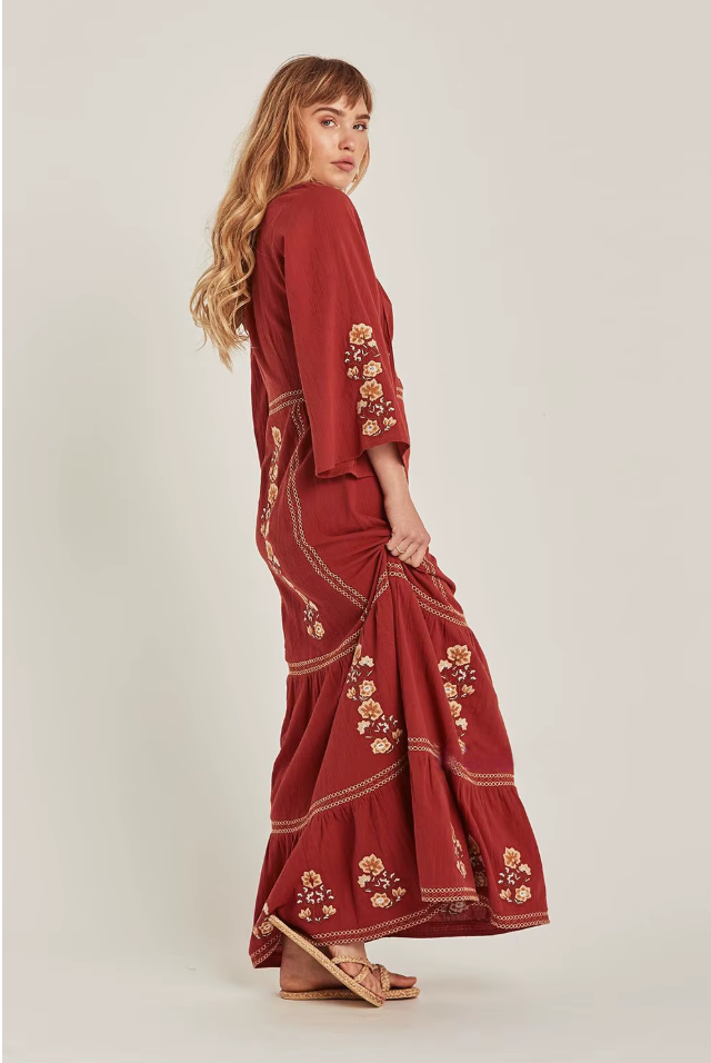 Isla | Broderad Boho Maxiklänning