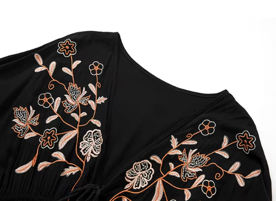 Twilight Gypsy Ruffle | Bohemklänning med Brodyr & Volang