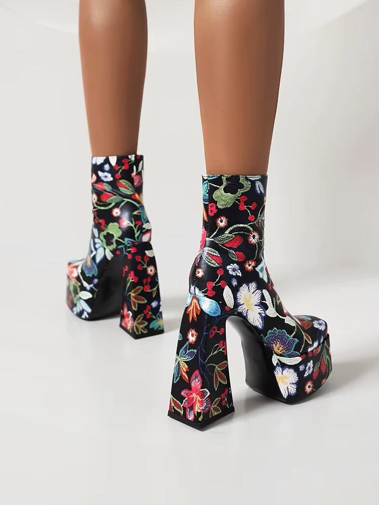 Floral Groove Short | Platform Boots