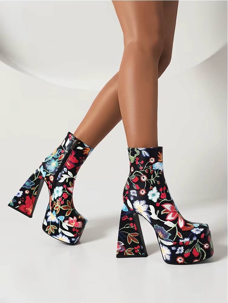 Floral Groove Short | Platform Boots
