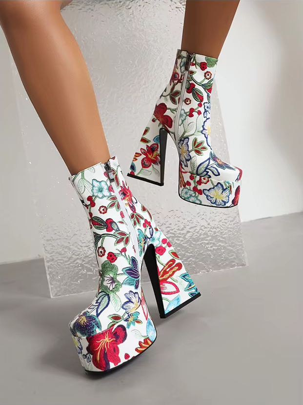 Floral Groove Short | Platform Boots