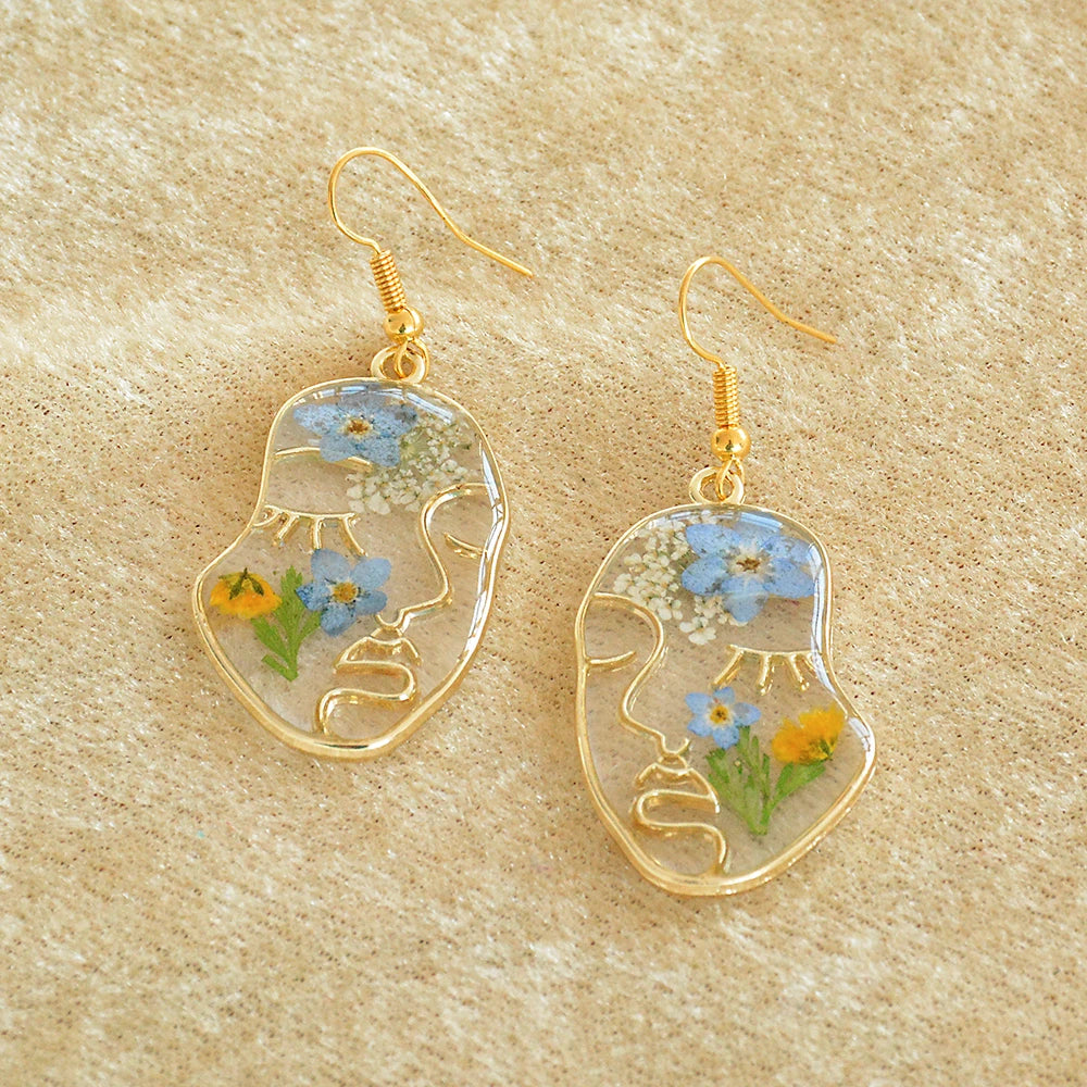 Abstract Face | Vintage flower earrings 