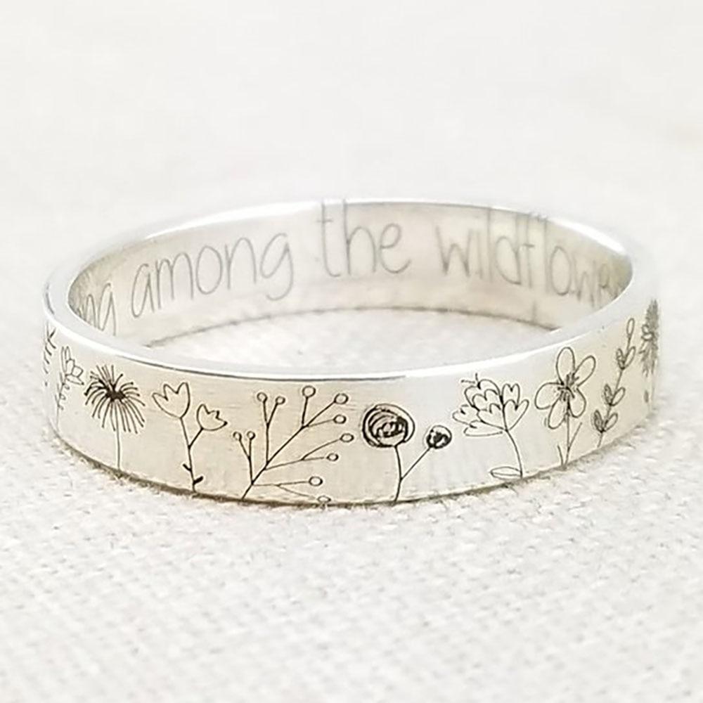 Among The Wildflowers | Graverad Ring - Thalita