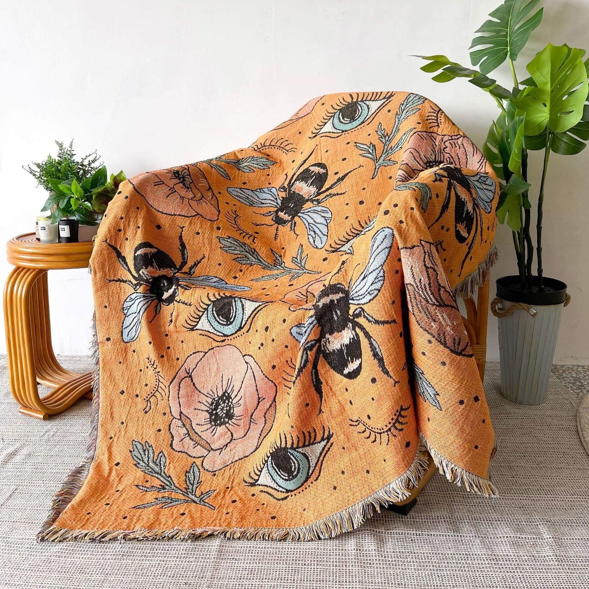 Sweet Bumblebee | Cozy Blanket