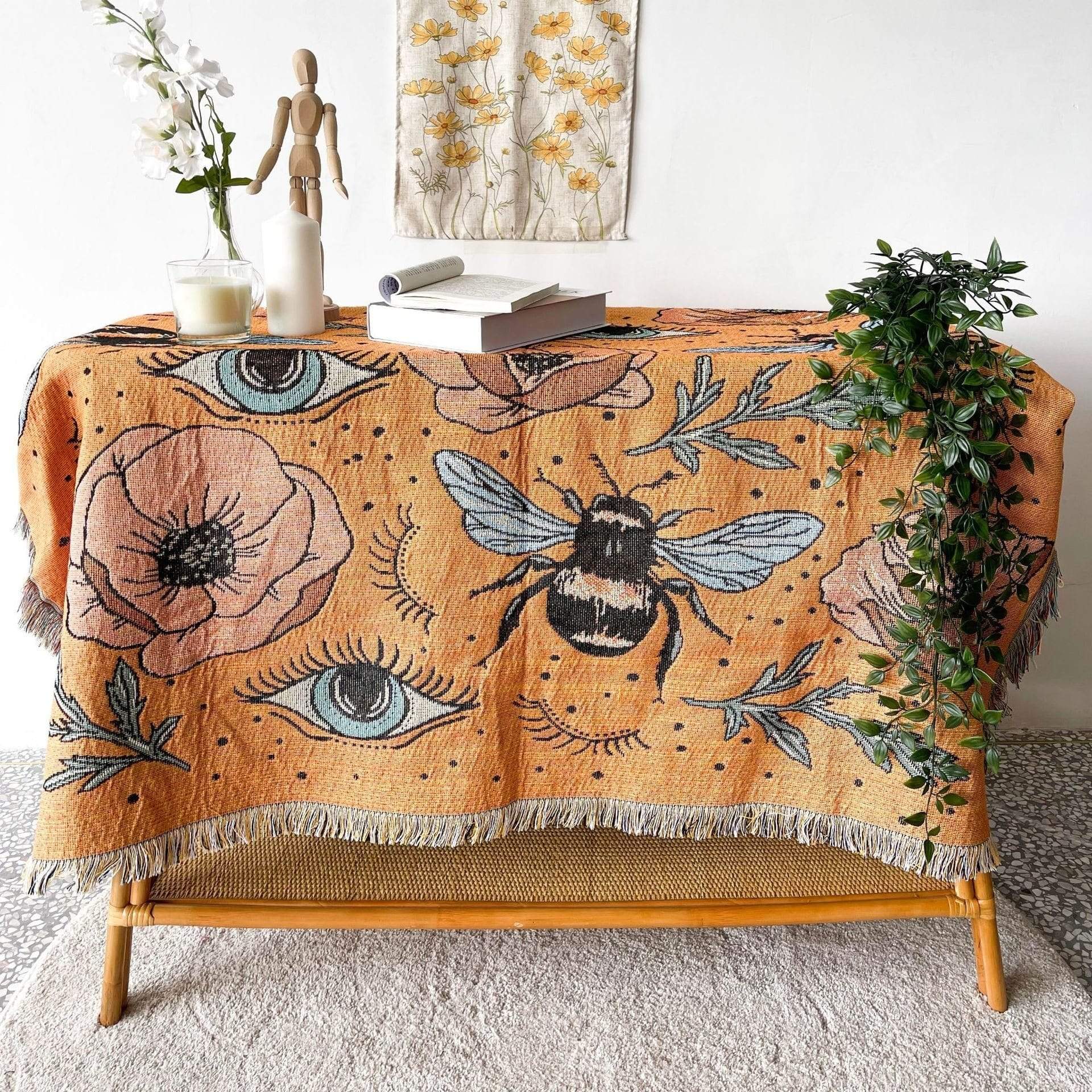 Sweet Bumblebee | Cozy Blanket