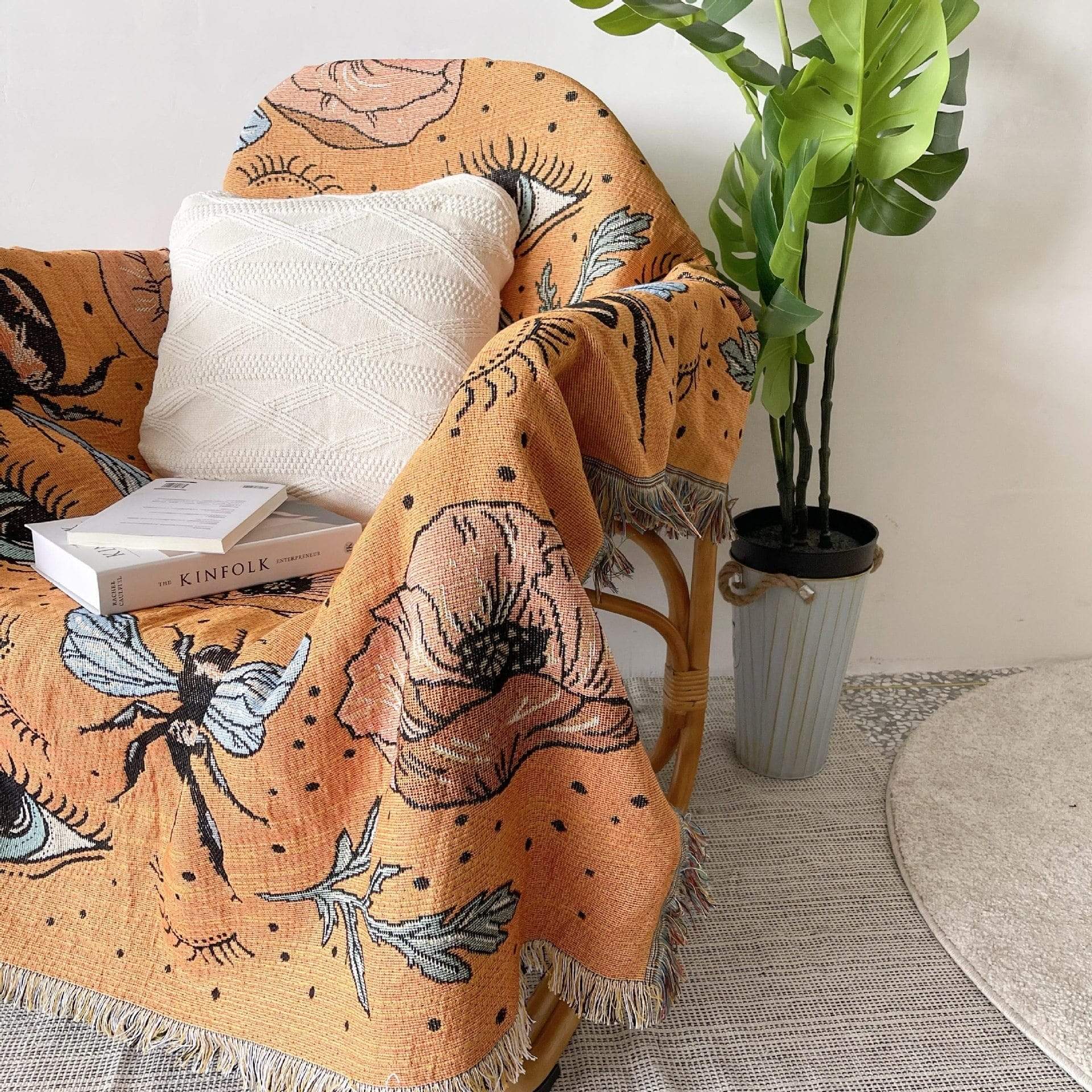 Sweet Bumblebee | Cozy Blanket